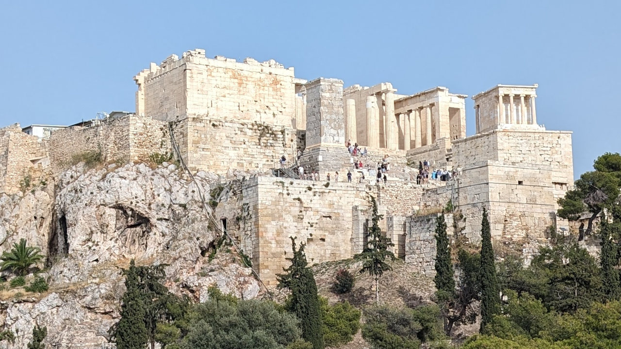 Die Akropolis ist das historische Wahrzeichen der Stadt Athen