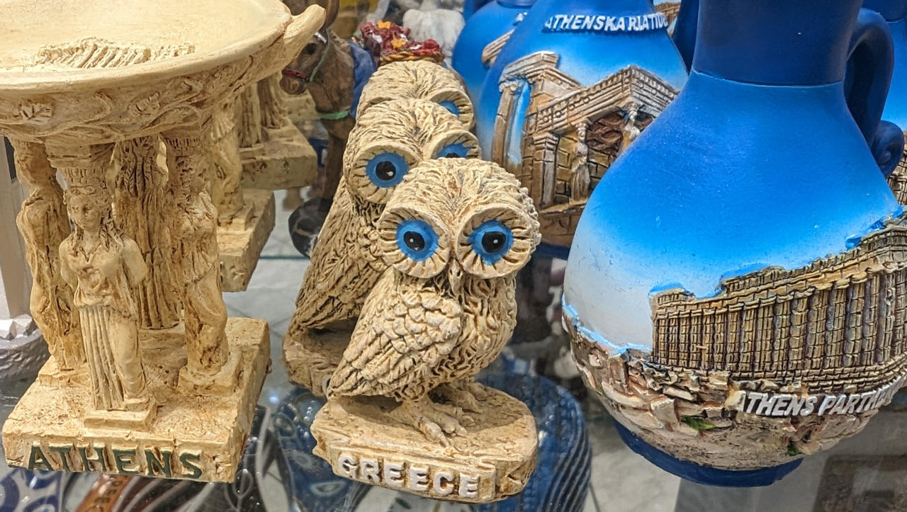 Eulen findet man in Athen an vielen Plätzen - Als Tier der Athene eignen sie sich damit ideal als Athen Mitbringsel