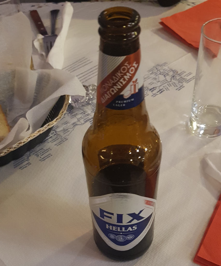 Flasche Fix Hellas im Restaurant auf Kreta