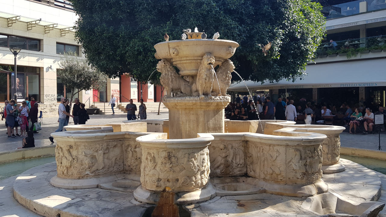 Der Morosini-Brunnen ist einer der Highlights der Altstadt von Heraklion