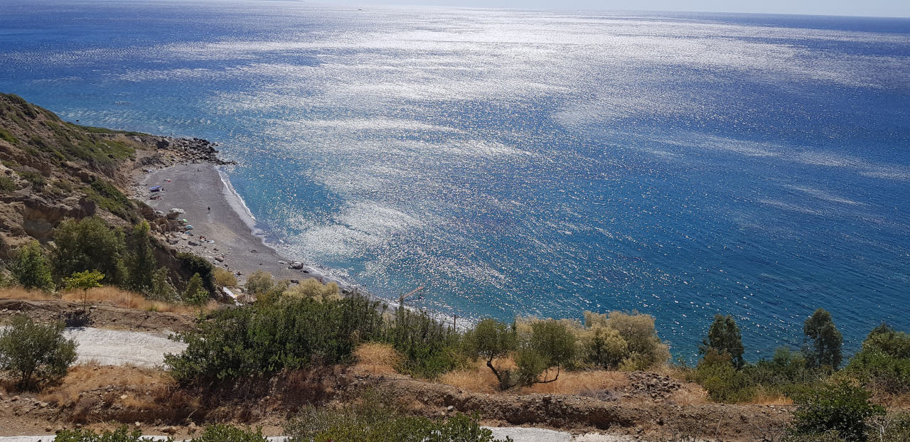 Deutlich weniger los: Der Strand Agios Georgios auf Kreta ist ein absoluter Geheimtipp